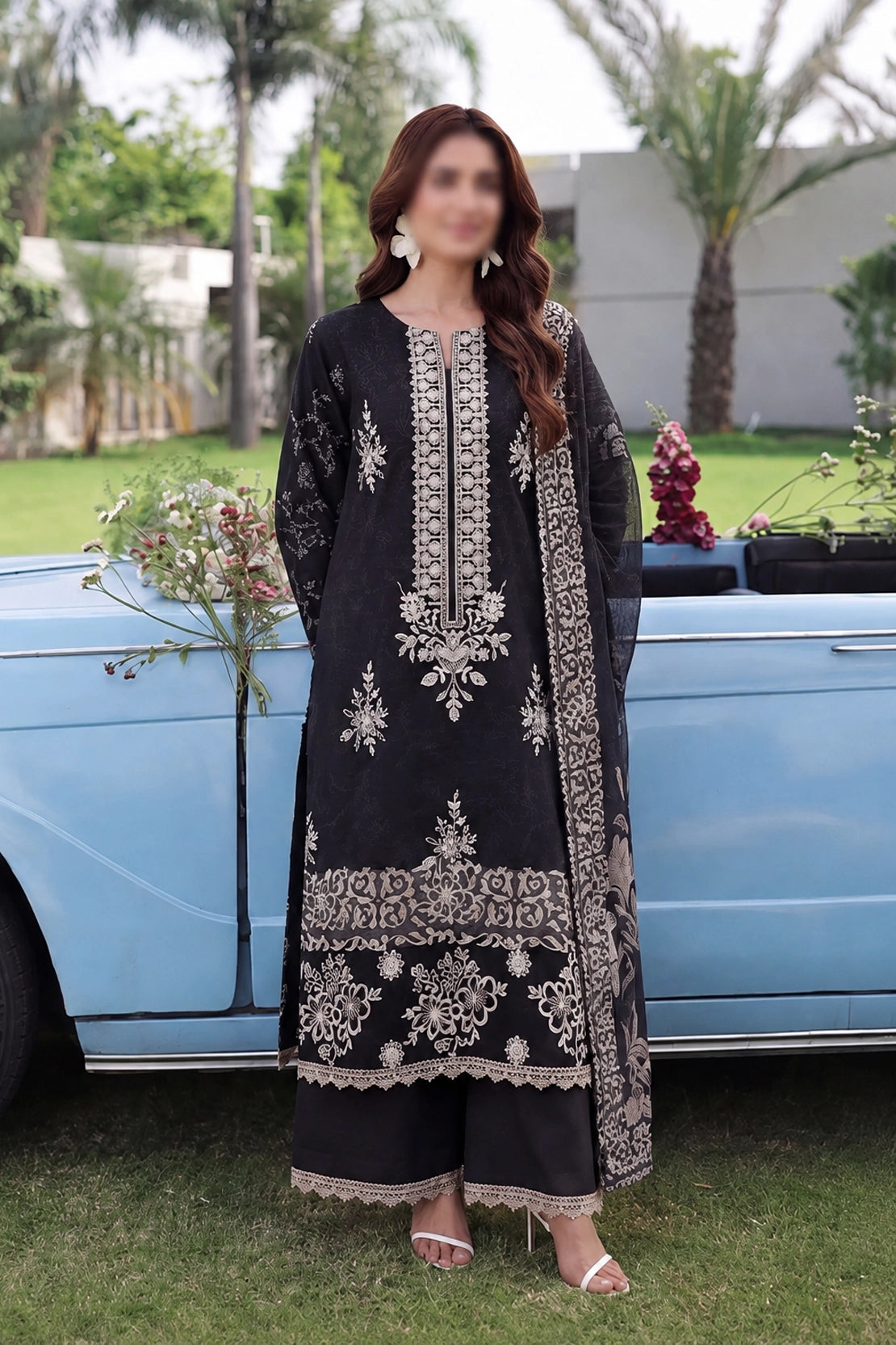 3 Piece - Embroidered Lawn - Noir 30403