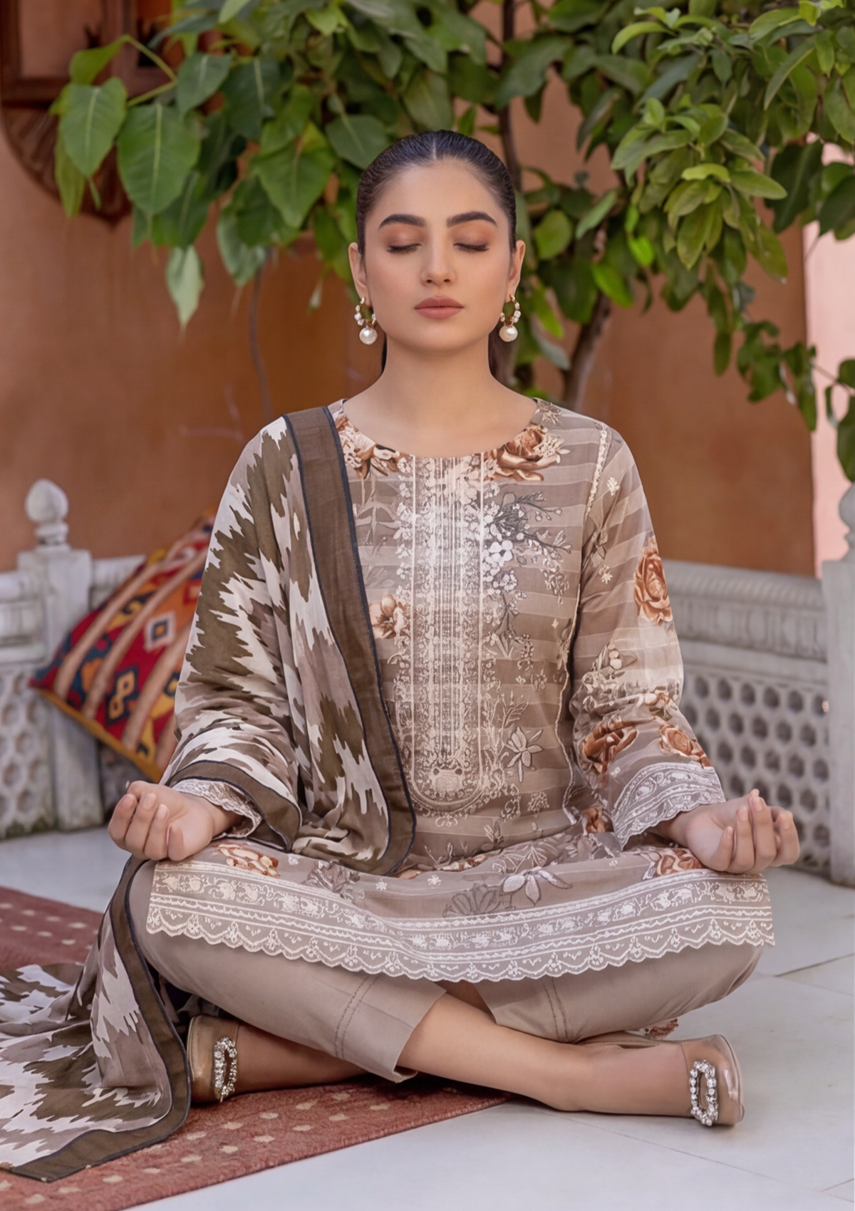 3 Piece - Embroidered Lawn - Fantak Flossie Finch V161 - 7