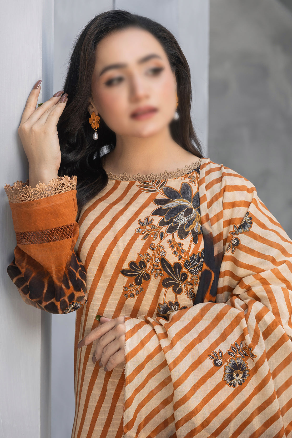 3 Piece - Digitally Printed Lawn - Nureh 1002