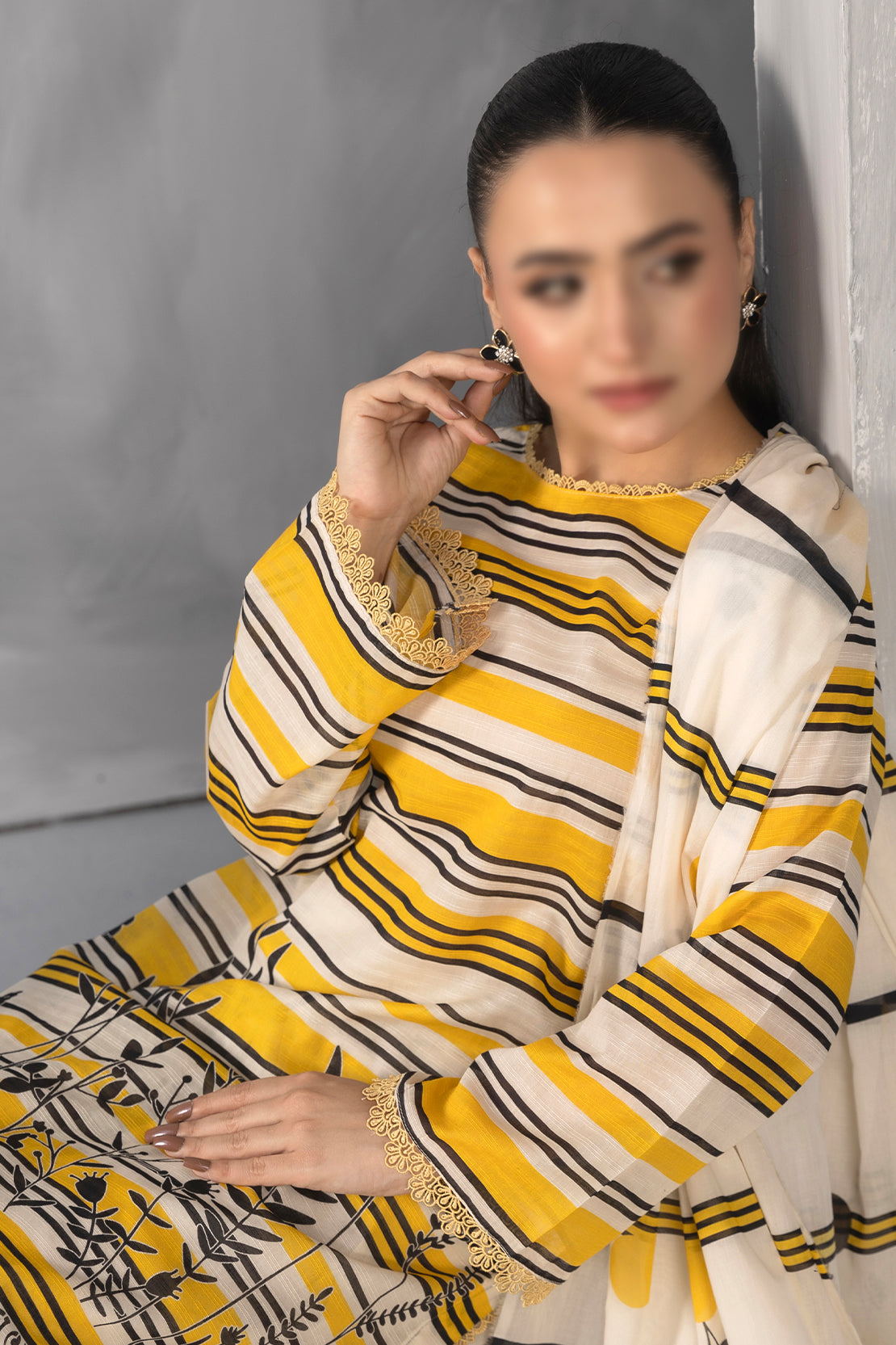 3 Piece - Digitally Printed Lawn - Nureh 1009