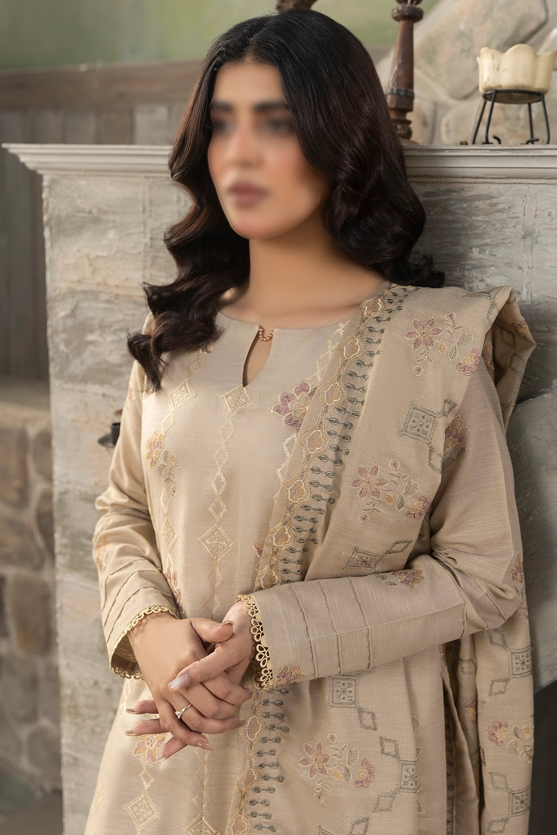 3 Piece - Embroidered Lawn Slub Karandi - Tana Bana 105