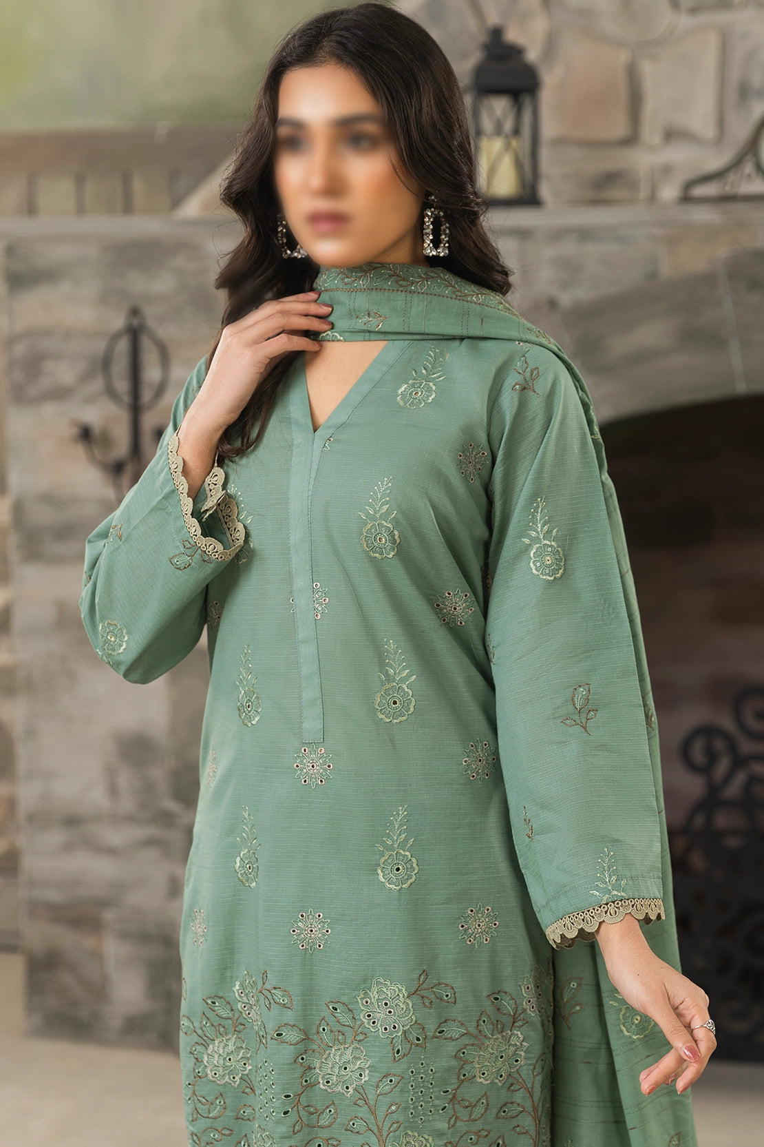3 Piece - Embroidered Doriya Lawn - Peach 102