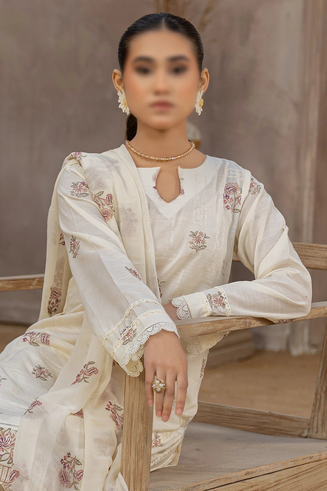 3 Piece - Embroidered Lawn Slub - Nafees 204