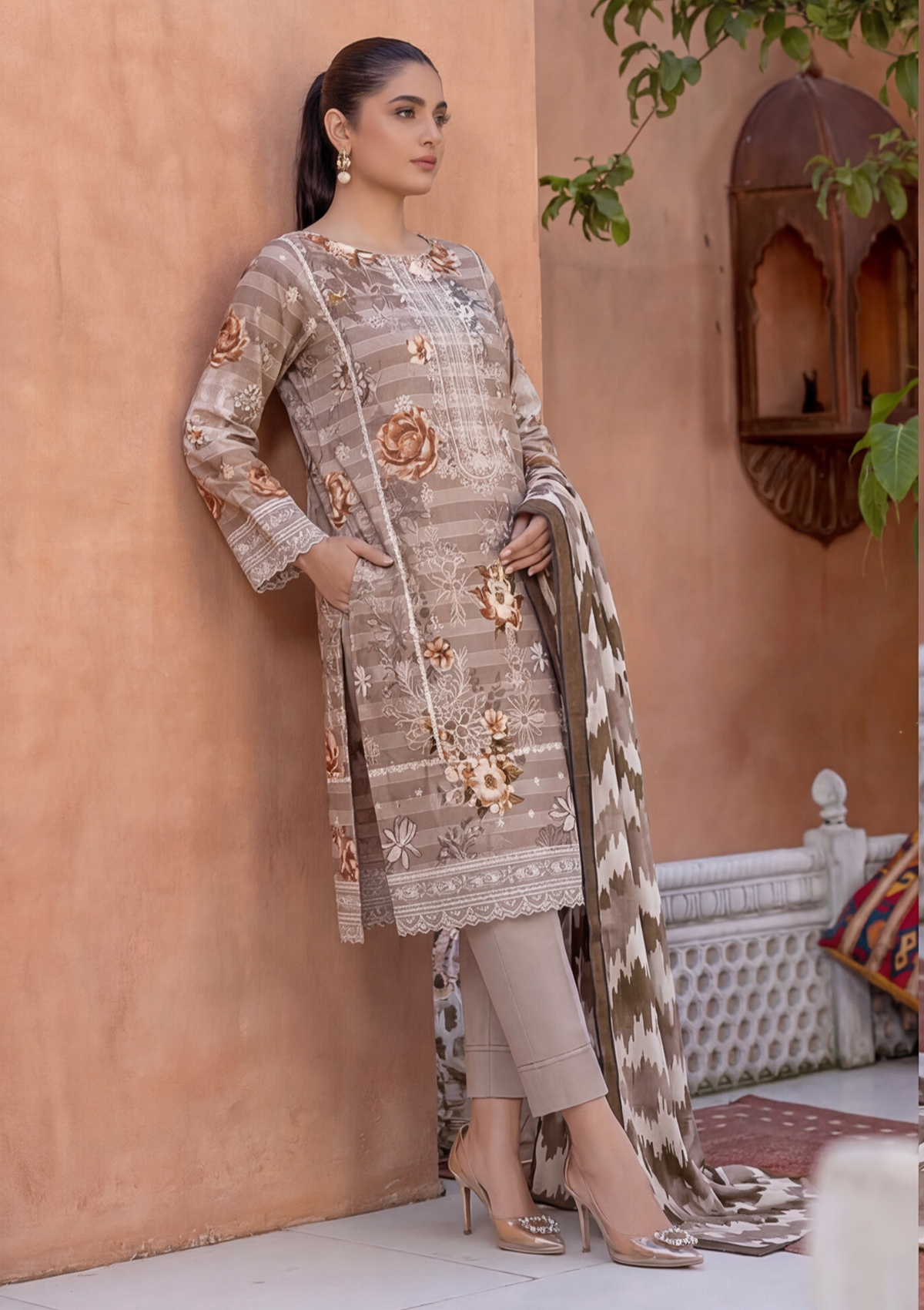 3 Piece - Embroidered Lawn - Fantak Flossie Finch V161 - 7