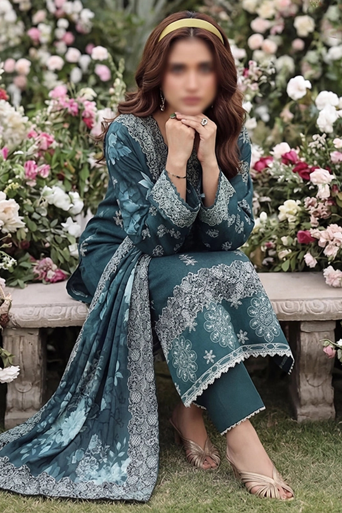 3 Piece - Embroidered Lawn - Noir 30402
