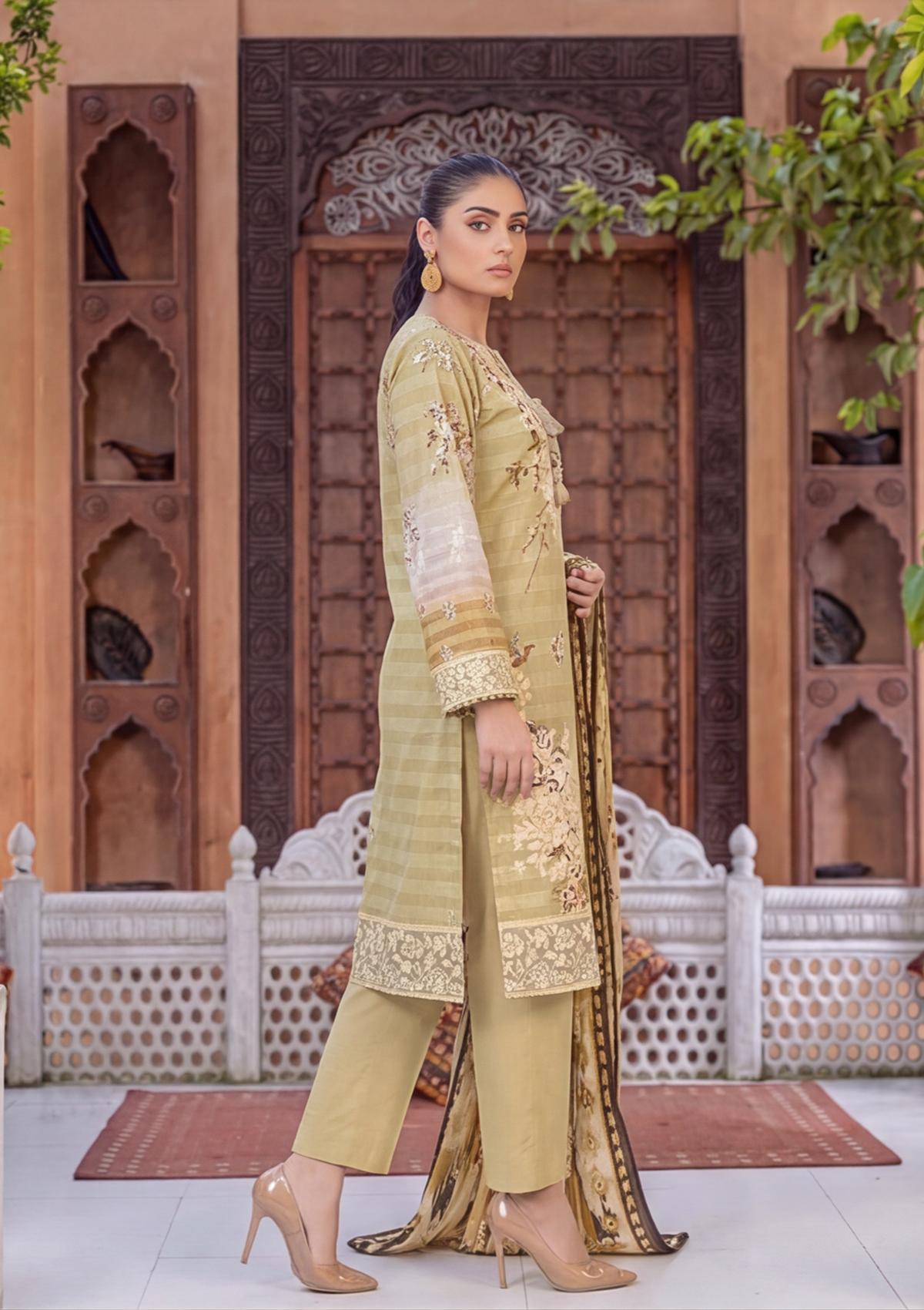 3 Piece - Embroidered Lawn - Fantak Flossie Finch V161 - 9