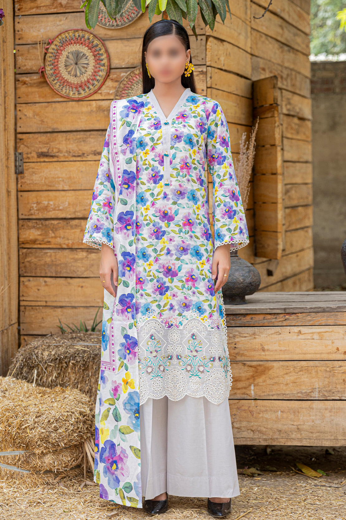 3 Piece - Embroidered Lawn  - Bloom 504