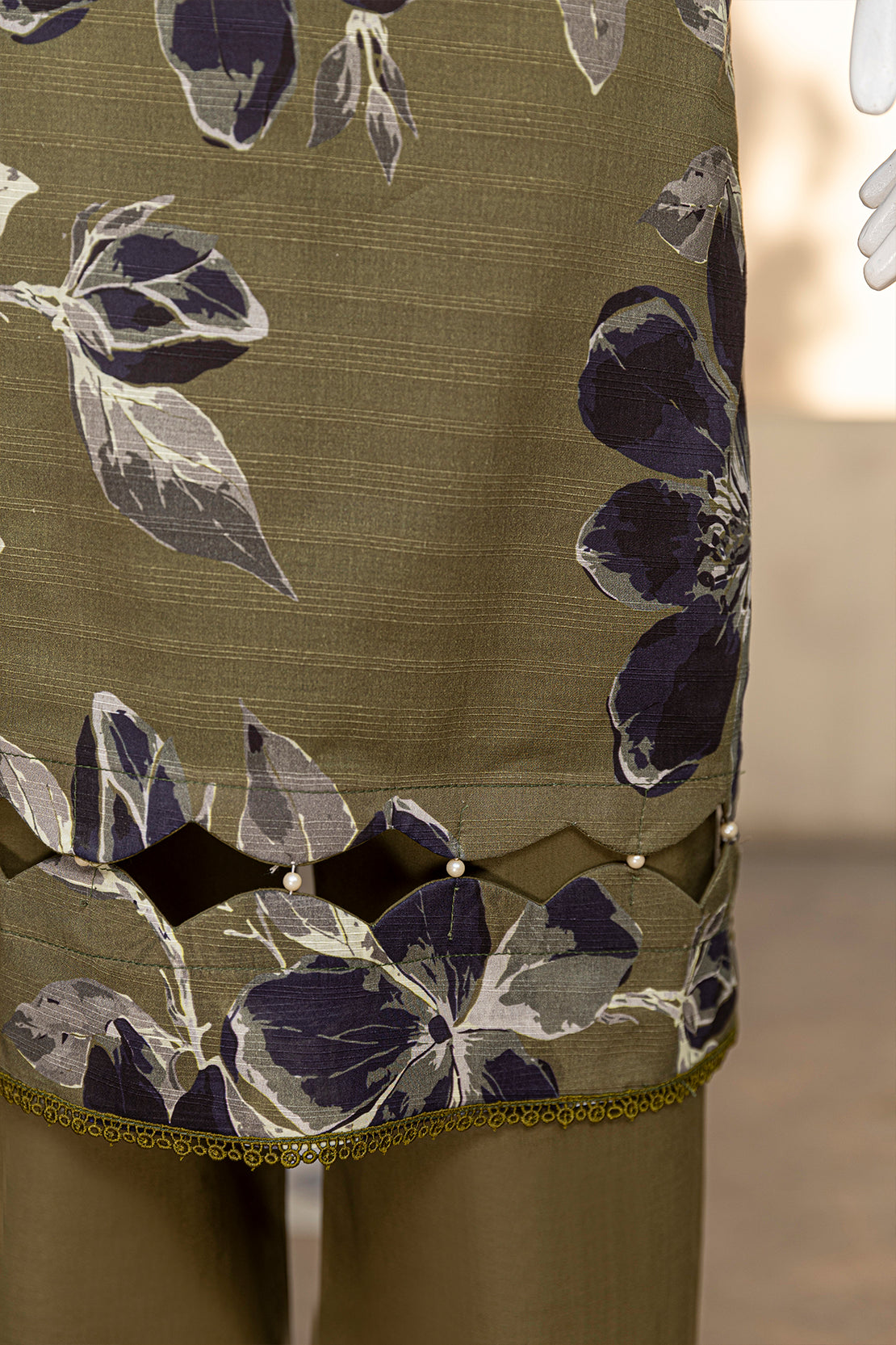 3 Piece - Digitally Printed Doriya Lawn - D804
