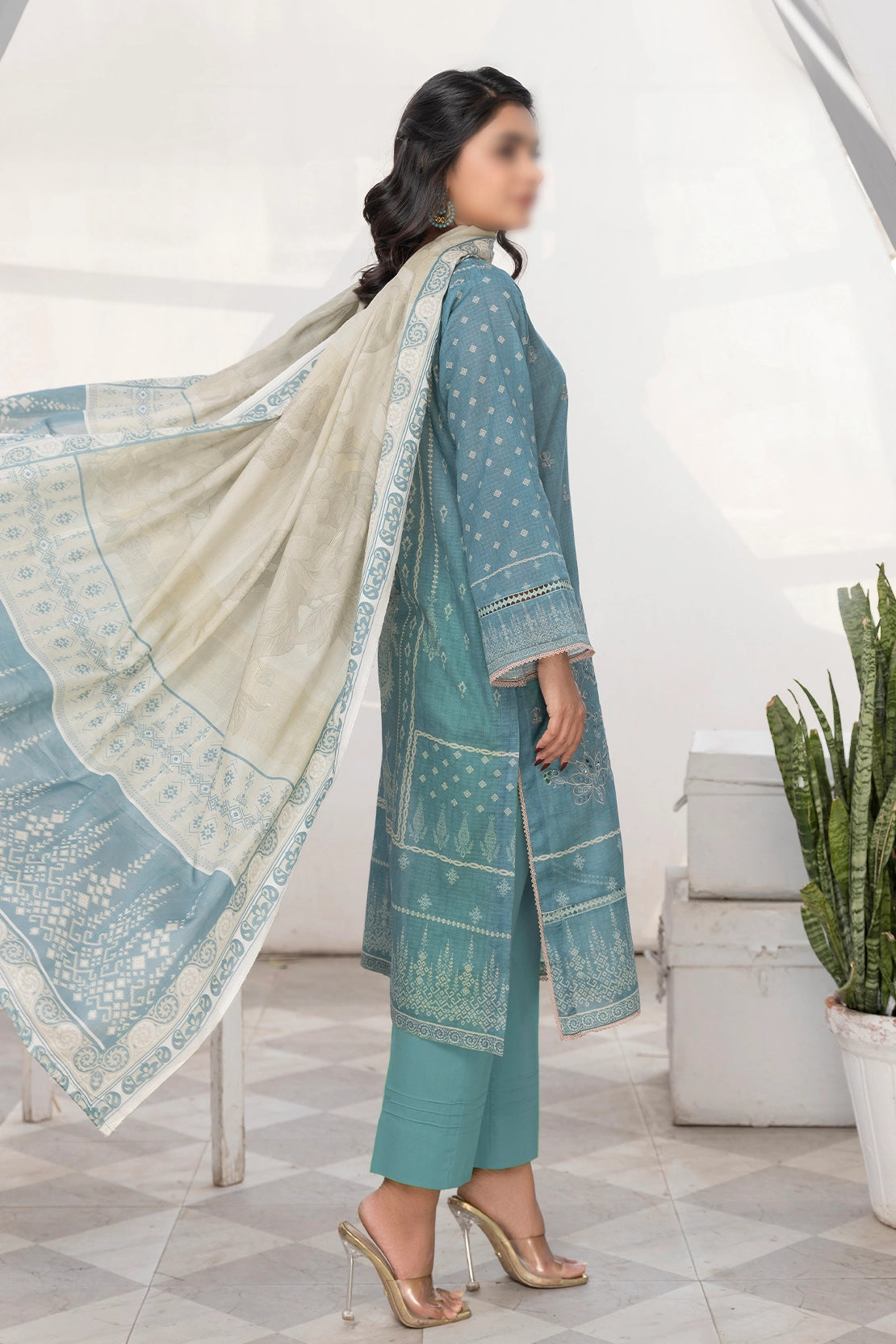 3 Piece - Embroidered Lawn - Jasmine 810