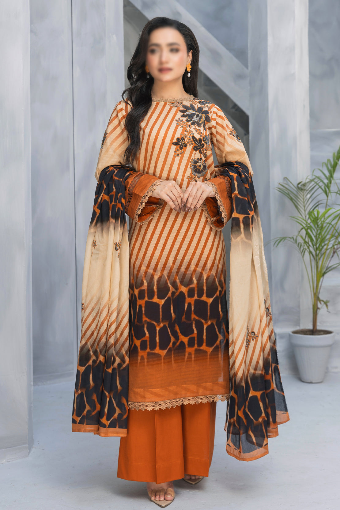 3 Piece - Digitally Printed Lawn - Nureh 1002