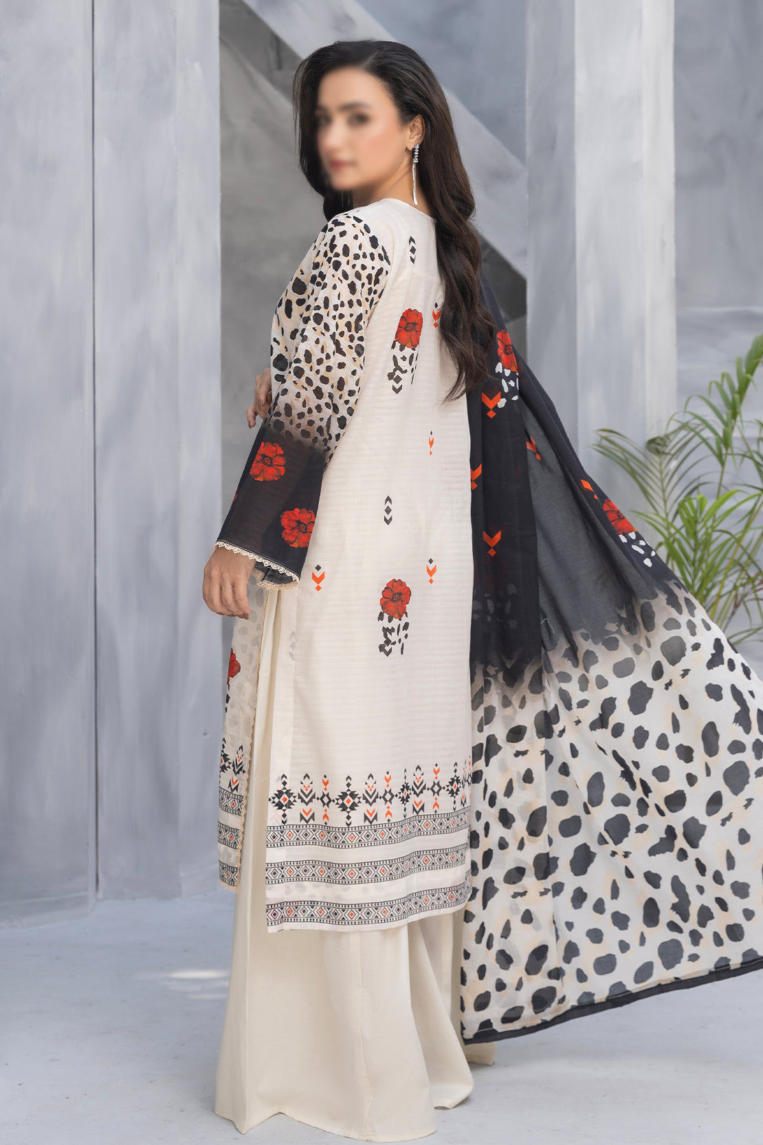 3 Piece - Digitally Printed Lawn - Nureh 1003
