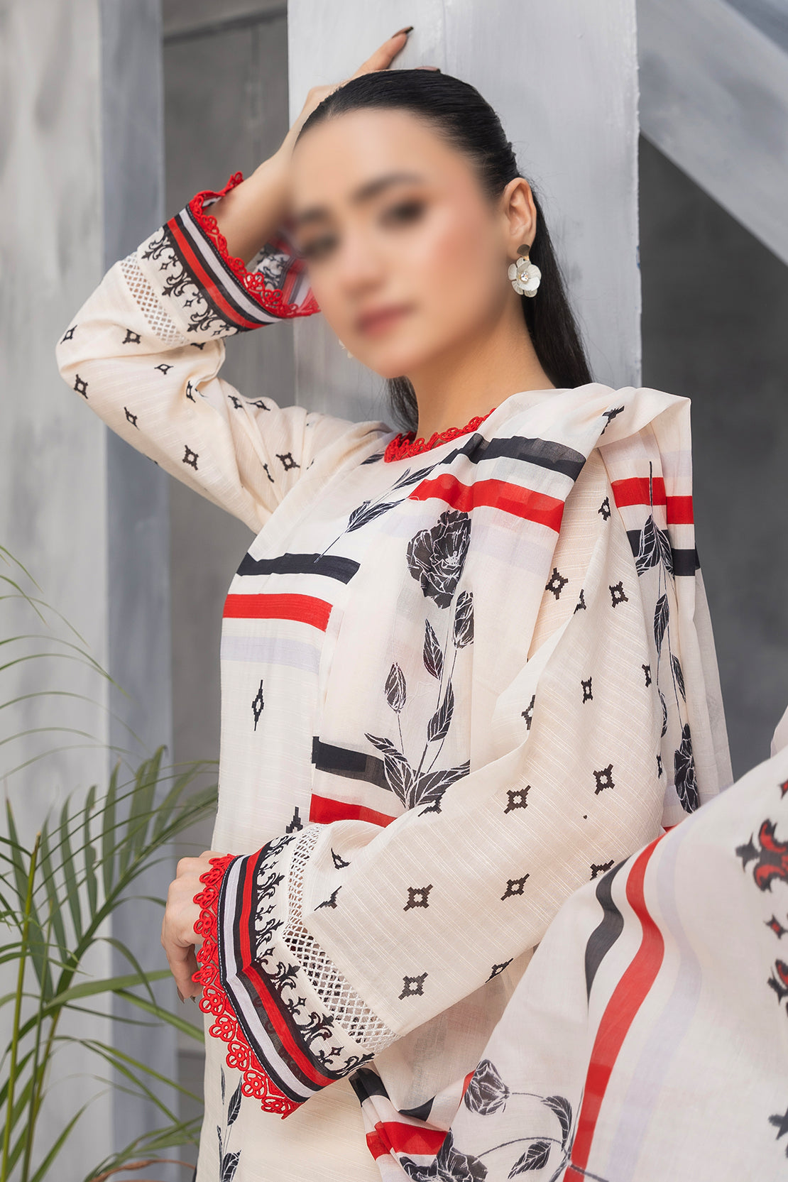 3 Piece - Digitally Printed Lawn - Nureh 1007