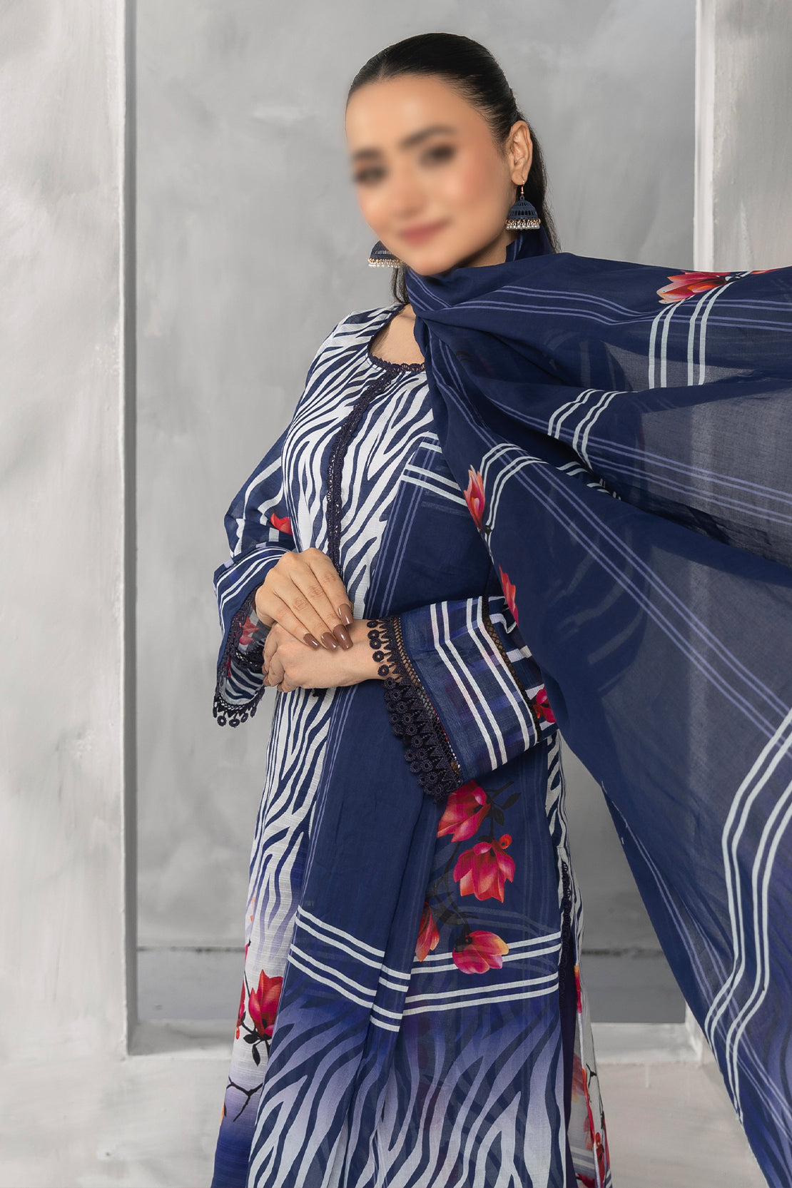 3 Piece - Digitally Printed Lawn - Nureh 1008