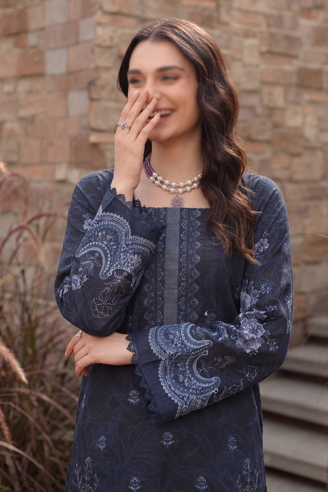 3 Piece - Embroidered Slub Lawn - Qalaa 129