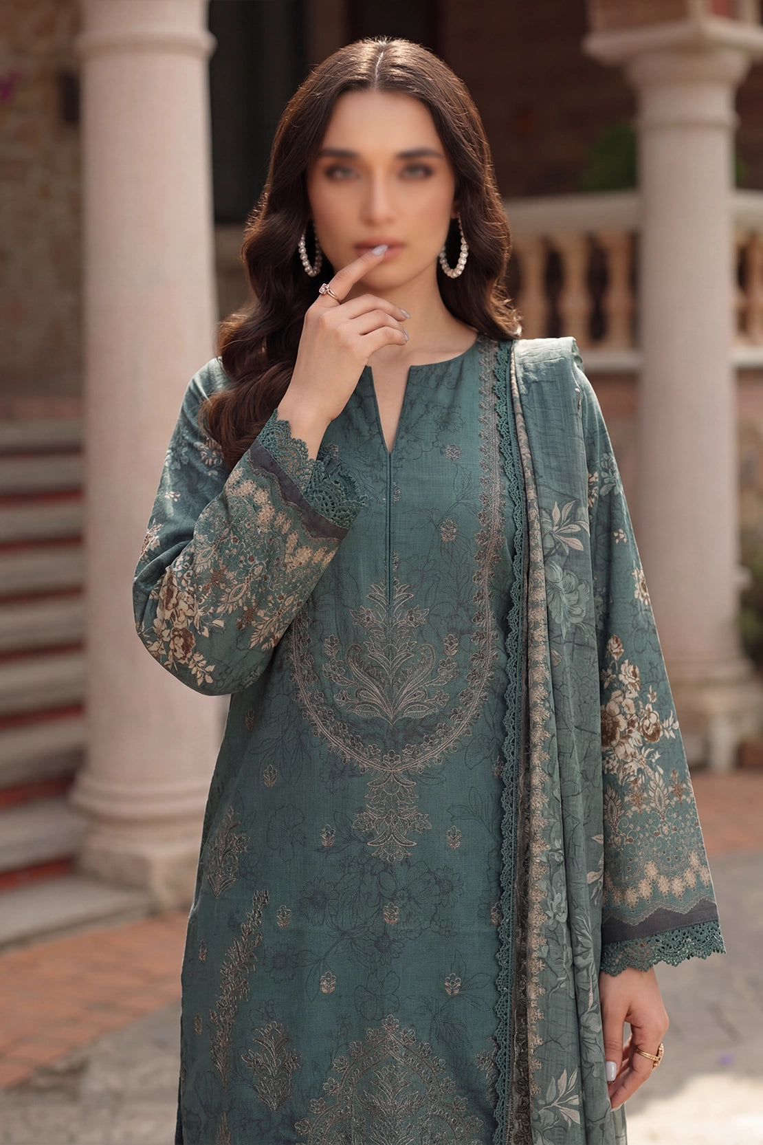 3 Piece - Embroidered Slub Lawn - Qalaa 133