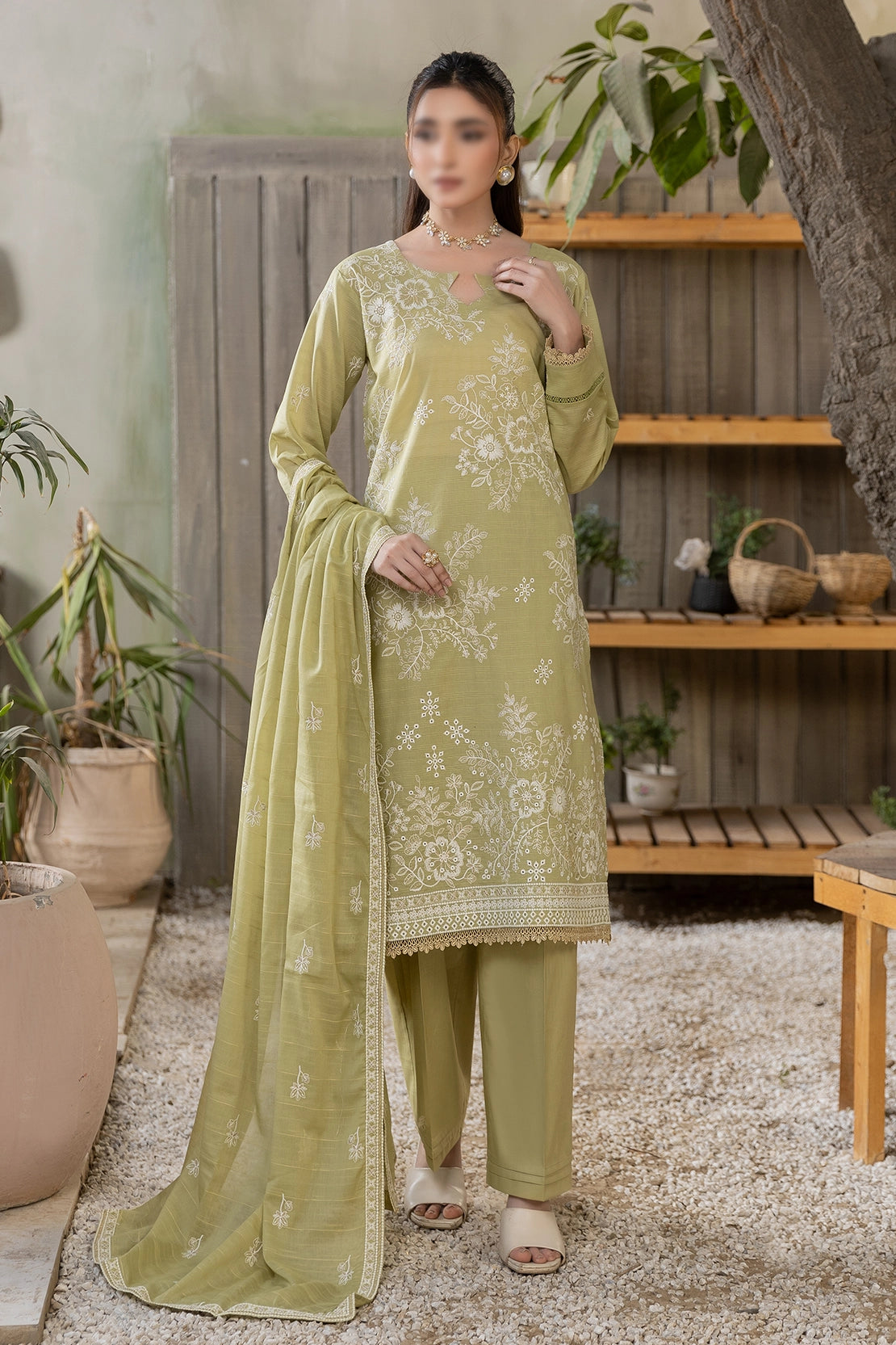 3 Piece - Embroidered Slub Lawn - Reet 101