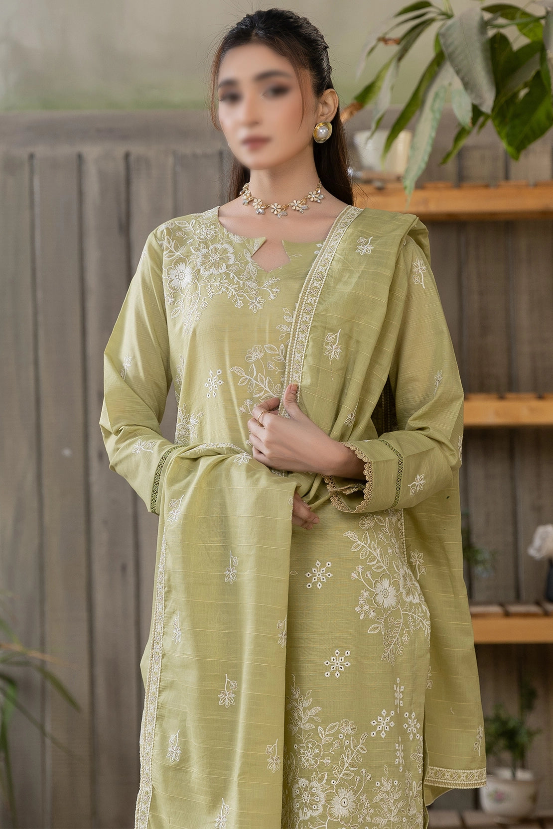 3 Piece - Embroidered Slub Lawn - Reet 101